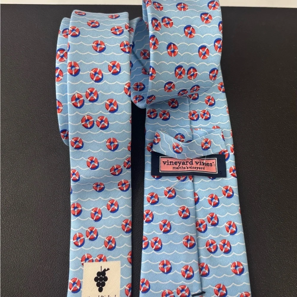Vineyard Vines Boys Light Blue / Red Lifesavers 100% Silk Tie, 2 5/8